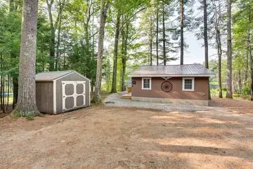 Lakefront Limerick Cottage W/ Private Beach!