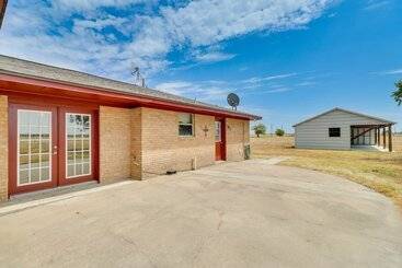 Hus på landet Texas Farmhouse Retreat On 10 Acres Near Austin!
