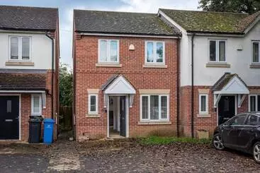 Reşedinta Stunning 3 Bed House In Derby