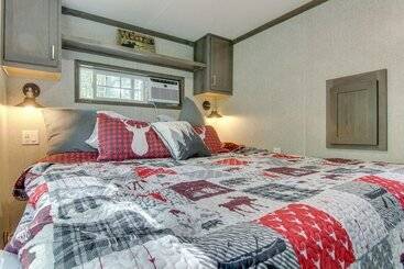 بيت ريفى Tree Lined Cabin W/ Grill In Penrose!