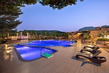 בית מלון כפרי Vikrama Sarovar Portico Pavagadh