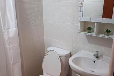 פנסיון Mesavirre Garden Residences