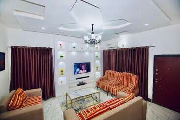 پانسیون Oasis Villa Lekki