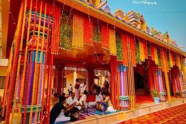 펜션 Shri Ramlala Sadan Devsthanam