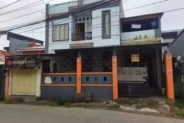 ホテル Spot On 92338 Karin Kost