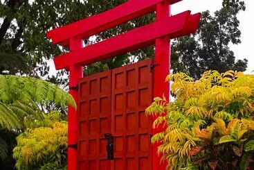 Курорт Sacred Garden Fiji