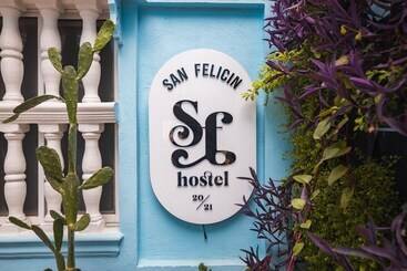 Hotel San Felicin Hostel