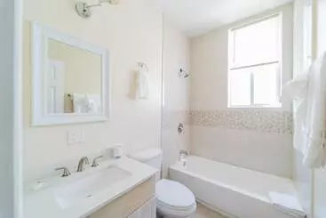 Le Bleu Bed And Breakfast