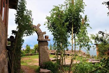 Bed & Breakfast Taquile Lodge White Sand