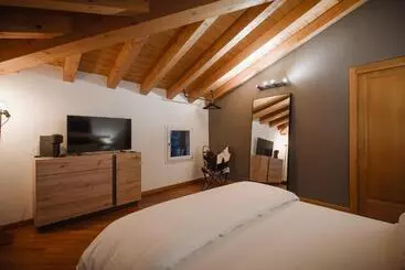 ペンション Elbi Suites   Countryside Retreat