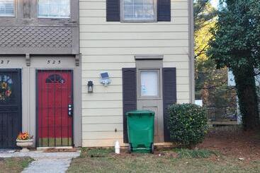 פנסיון Private Room In Spacious Town House