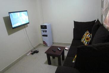 Bed and Breakfast Zuri Furnished Apartment
