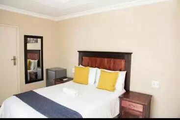 ペンション Mbt Guesthouses