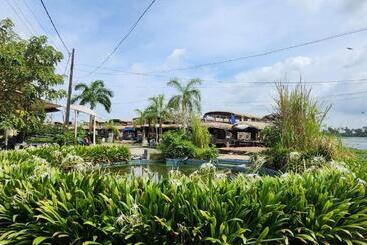 住宿加早餐  Marari Johns Homestay  Mararikulam, Alappuzha