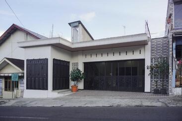 Szálloda Senja Dieng Homestay Syariah Redpartner