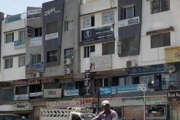 هتل Shyamal Rajkot