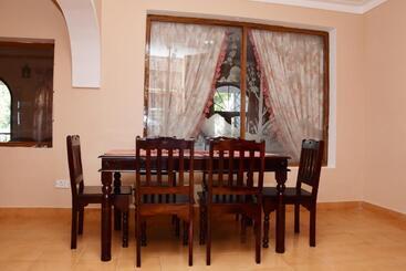 膳宿费 Rosewood Annexe1