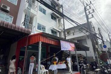 아파트호텔 The Rich Patong