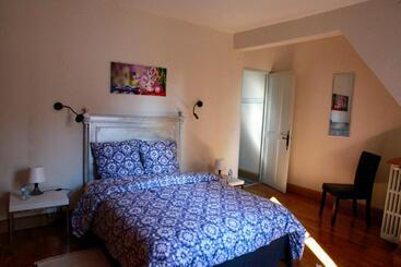 Bed and Breakfast Manoir De Bréançon