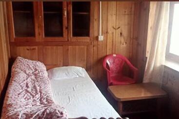 Sunshine Hotel And Lodge