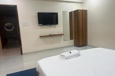 בית מלון כפרי Beach Town