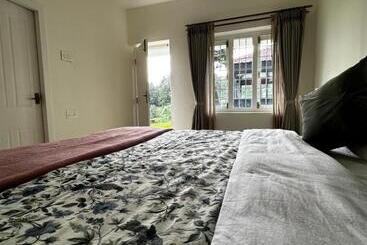 Aamiaismajoitus (B&B) Hoopoe House One Room