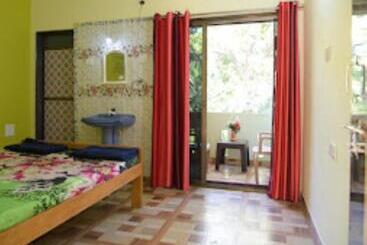 Отель Chandrashobha Homestay, Malvan