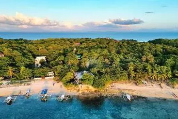 Otel Pilar Pilapil Beach Resort