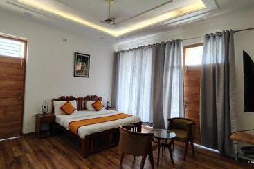 בית מלון כפרי Ranthambhore Jalsa