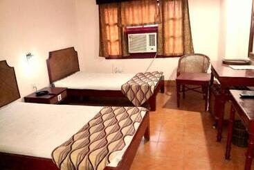 Hotelli Indsurya, Dibrugarh