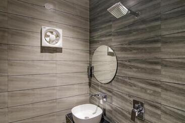 Hotel Mantra 10 Mints From Har Ki Pauri Bheemgoda