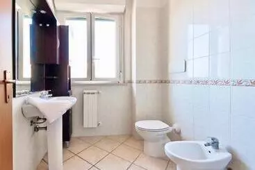 Isa Apartments 4 Beds In Residence With Swimming Pool In San Vincenzo, Just 600 Meters From The Sea