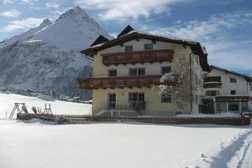 בית מלון כפרי Apart Renate