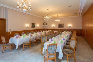 ホテル Gasthof Restaurant Kollar Göbl