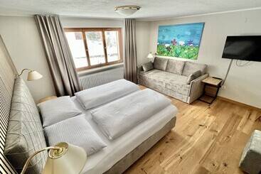 Hotel Haus Schrofenstein