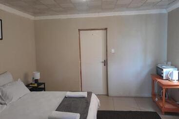 هتل کپسول Softlife Guest House