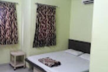 Hotelli Kaka Recidency Jalgaon