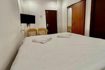 בית מלון כפרי Collection O The Oviya Grand