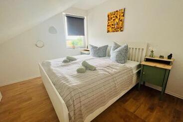 Alberg Zweibettzimmer Mit Gemeinschaftsbad ,küche & Wohnzimmer