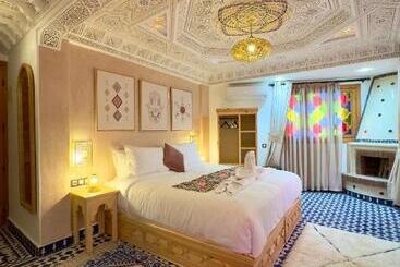 تختخواب و صبحانه Dar Md