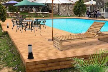 צימר Fami̇ly Motel Restaurant