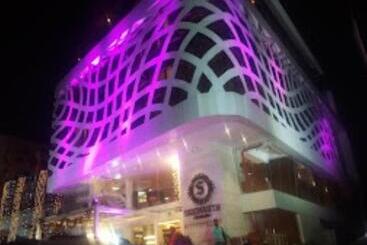 Hotelli Siddharth Premiere Chandrapur