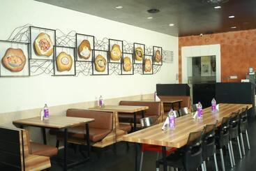 ホテル Vinayaka Tourist Home