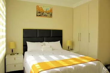 ペンション Njomsguesthouse