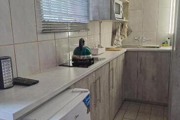 膳宿费 Rus En Rose Gastehuis