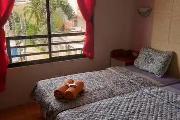 هتل Azzura