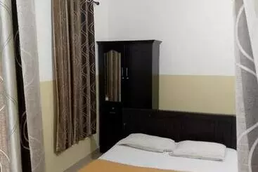 Hotelli Lotus Grand Residency