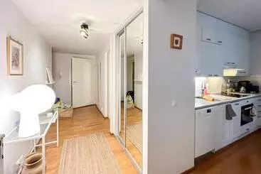 Hotelli Tilava Ja Viihtyisä Asunto, Helsinki; Paras Naapurusto