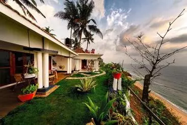 Driftwood Beach Resort