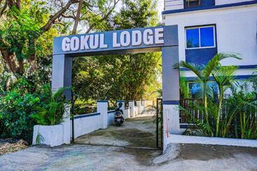Fabhotel Gokul Lodge